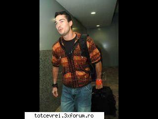 poncho rbd embarcando para a españa