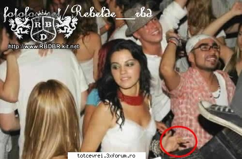 ce parere aveti de poze?? mayte fumeaza??