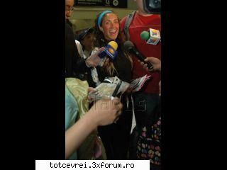 anahi rbd embarcando para a españa